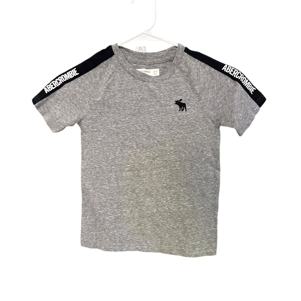 Abercrombie Kids Boys Gray Shirt Size 5/6 Striped Shoulder T Shirt